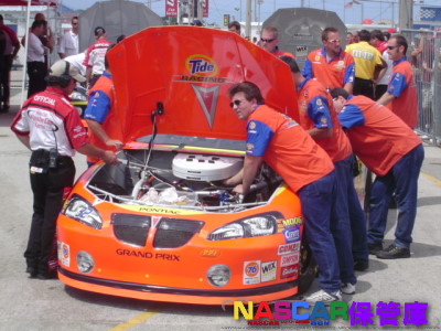 #32 Tide Pontiac Grand Prix